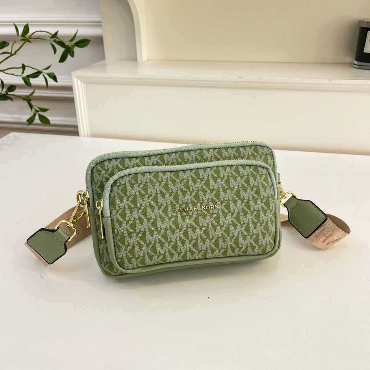 Michael Kors Women's Classic P - Women'S Bags Of Michael Kors ulasan dan harga